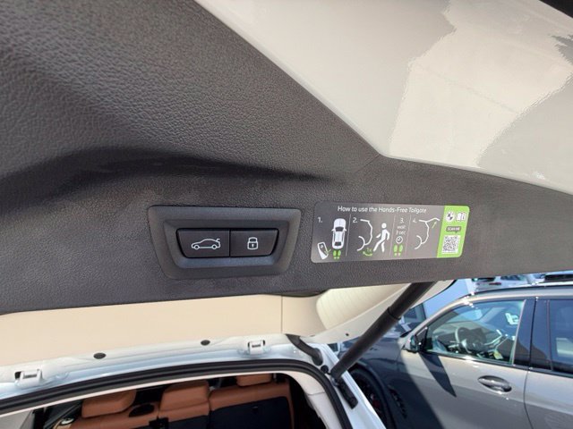 Used 2026 BMW X7 xDrive40i w/ Premium Package AWD/4WD image 22