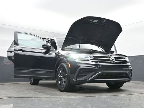 Used 2023 Volkswagen Tiguan SE FWD image 46