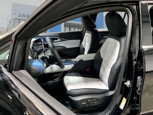 New 2026 Chevrolet Equinox EV LT FWD image 9