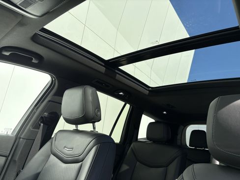 Certified 2025 Cadillac XT6 Premium Luxury AWD/4WD image 17
