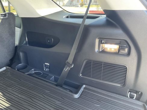 Used 2025 Ford Explorer Active w/ Active Comfort Package image 17