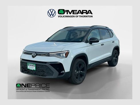 Used 2025 Volkswagen Taos SE AWD/4WD image 1