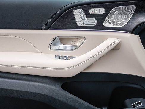 New 2026 Mercedes-Benz GLE 53 AMG 4MATIC image 21