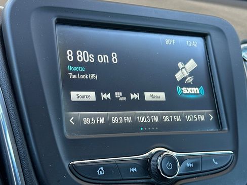 Used 2018 Chevrolet Malibu LT FWD image 19