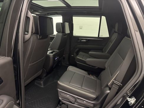 Used 2025 Chevrolet Tahoe Premier AWD/4WD image 69