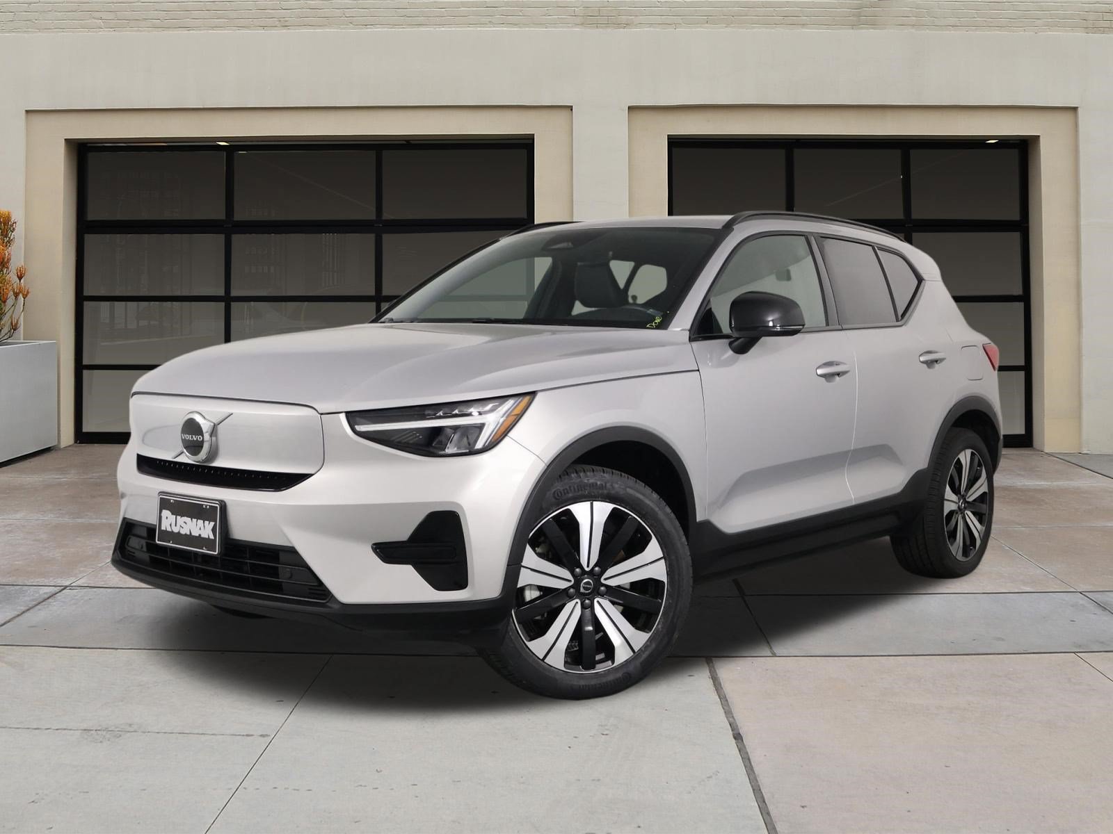 Certified 2023 Volvo XC40 Recharge Core w/ Protection Package Premier AWD/4WD image 3