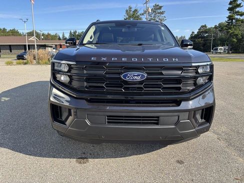 New 2025 Ford Expedition Active image 8
