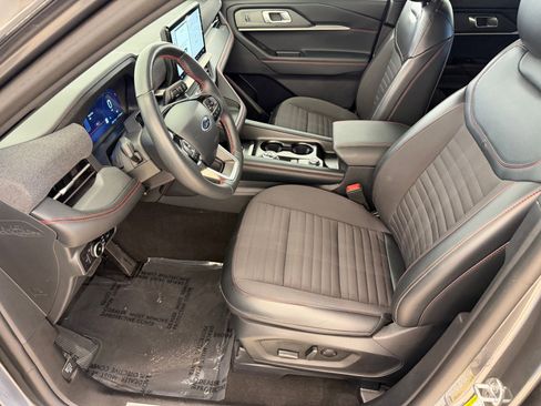 Certified 2025 Ford Explorer ST-Line w/ ST-Line Street Pack AWD/4WD image 5