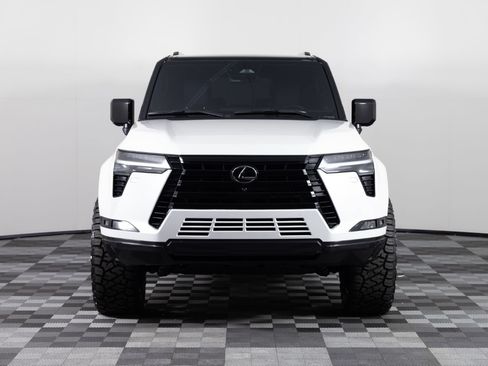 Used 2025 Lexus GX 550 w/ Accessory Package (2T) AWD/4WD image 11