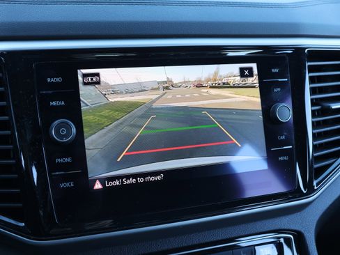 Used 2021 Volkswagen Atlas Cross Sport SEL Premium image 23