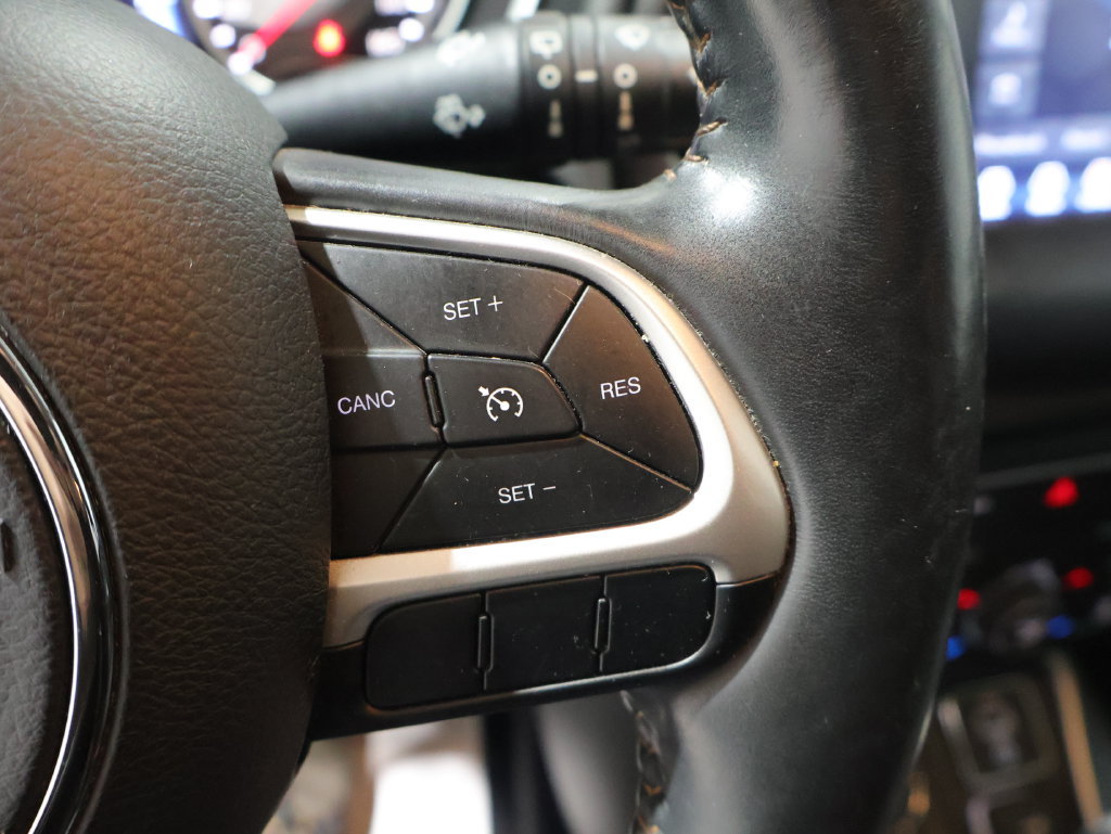 Used 2018 Jeep Compass Latitude w/ Popular Equipment Group AWD/4WD image 36