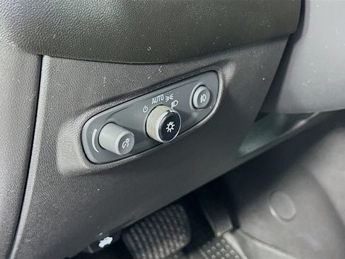 Used 2021 Chevrolet Equinox Premier w/ LPO, Floor Liner Package FWD image 10