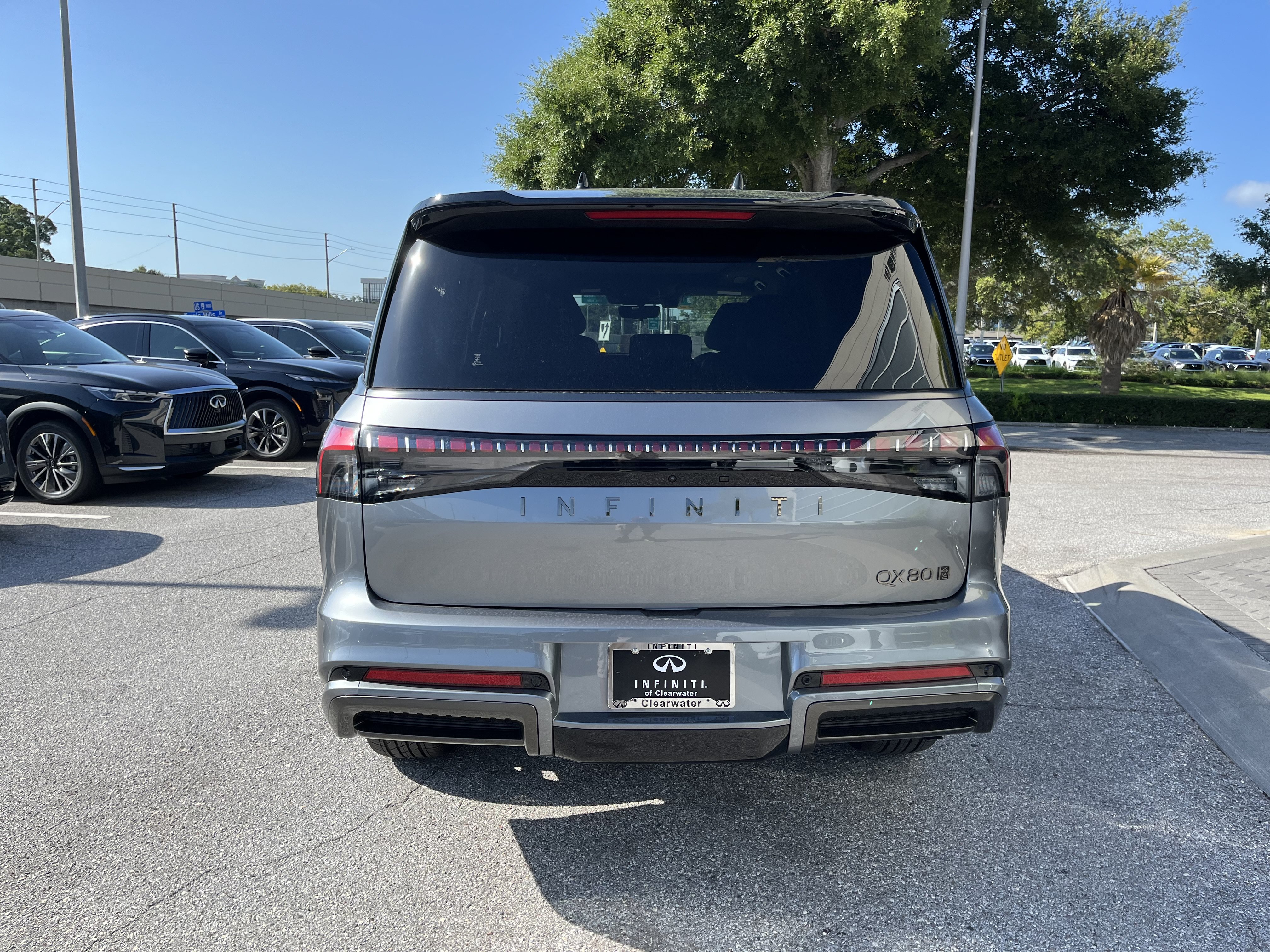 New 2027 INFINITI QX80 Autograph w/ Premium Cargo Package AWD/4WD image 4