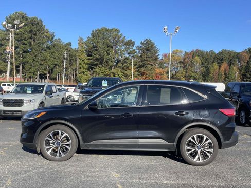 Used 2022 Ford Escape SE w/ SE Sport Appearance Package image 28