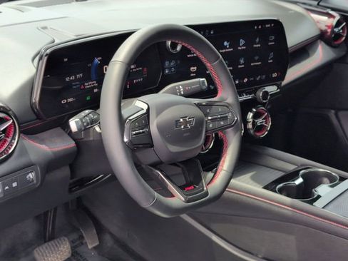 Certified 2025 Chevrolet Blazer EV RS AWD/4WD image 10