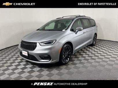 Used 2021 Chrysler Pacifica Touring w/ S Appearance Package