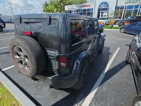 Used 2017 Jeep Wrangler Unlimited Sport image 2