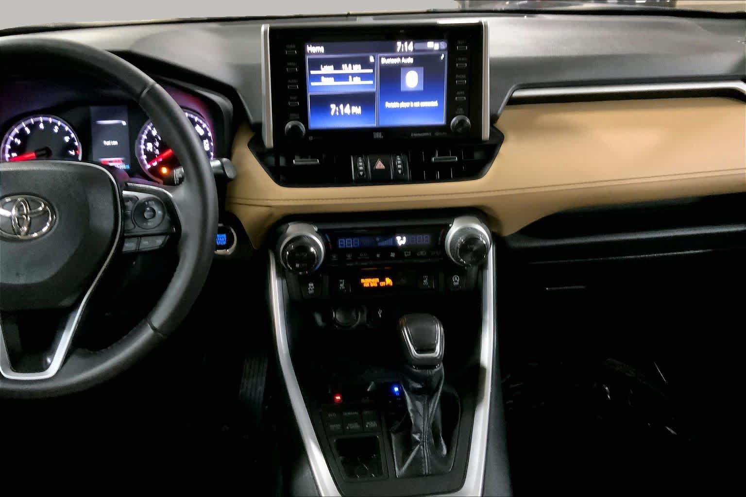 Certified 2021 Toyota RAV4 XLE Premium AWD/4WD image 7