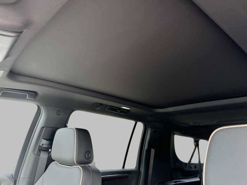 New 2026 Chevrolet Suburban Premier w/ Sun And Tow Package AWD/4WD image 21