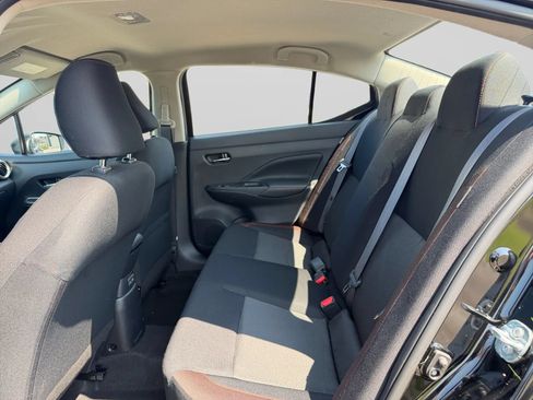 Used 2022 Nissan Versa SR FWD image 26
