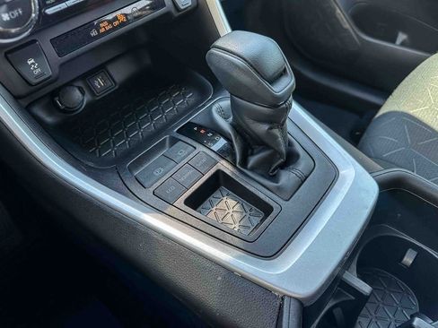 Certified 2025 Toyota RAV4 XLE image 33