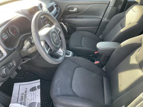 Used 2023 Jeep Renegade Latitude image 7