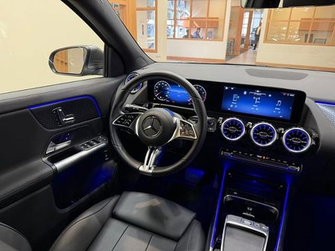 Used 2025 Mercedes-Benz GLA 250 image 9