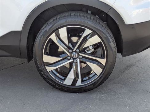 Used 2023 Volvo XC40 B5 Ultimate image 9