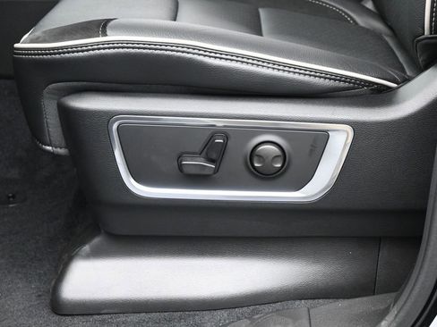 Used 2026 RAM 1500 Laramie AWD/4WD image 12