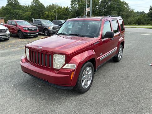 Used 2012 Jeep Liberty Sport AWD/4WD image 9