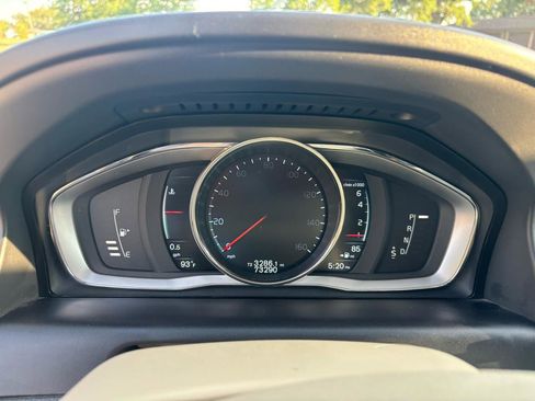 Used 2015 Volvo XC60 T6 w/ Proximity Package FWD image 11