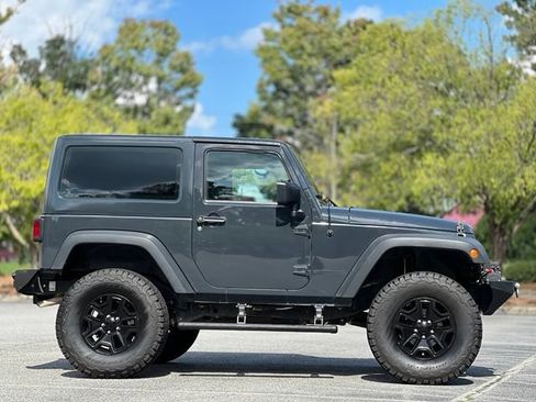 Used 2017 Jeep Wrangler Sport AWD/4WD image 4
