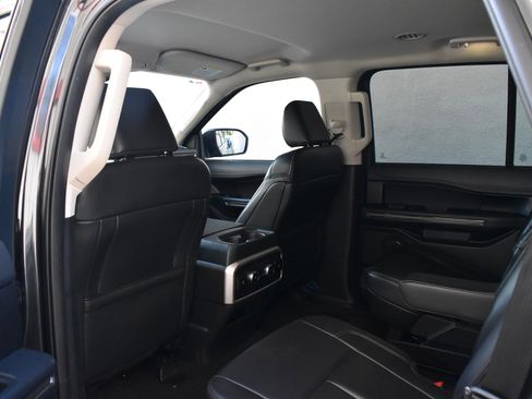 Used 2024 Ford Expedition XLT image 24
