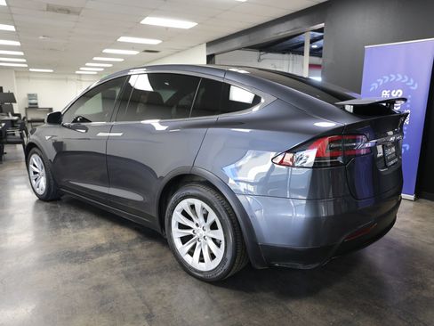 Used 2016 Tesla Model X 90D AWD/4WD image 9