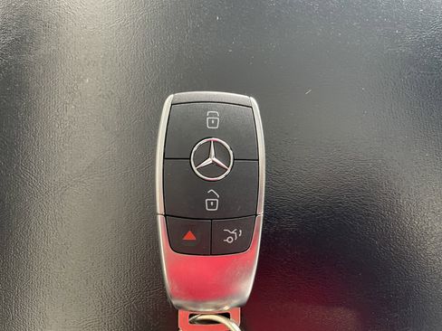 Used 2021 Mercedes-Benz GLC 300 image 23