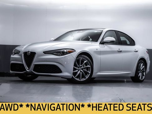 Used 2022 Alfa Romeo Giulia Ti AWD/4WD image 2