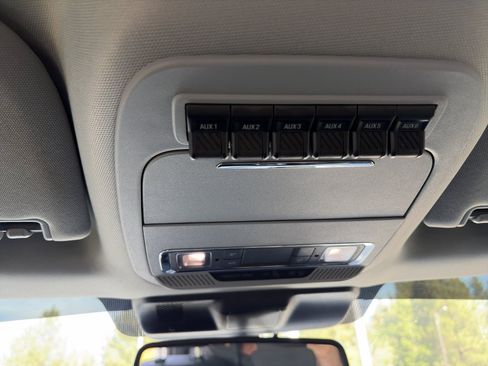 Used 2025 Ford F350 Lariat AWD/4WD image 24