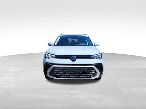 New 2026 Volkswagen Taos SE AWD/4WD image 2
