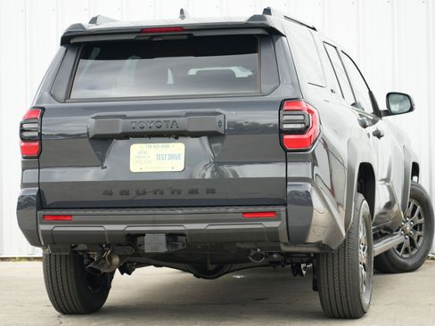 Used 2025 Toyota 4Runner SR5 image 5