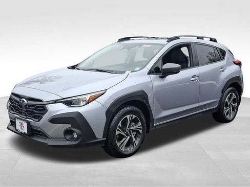 Used 2025 Subaru Crosstrek 2.0i Premium image 3