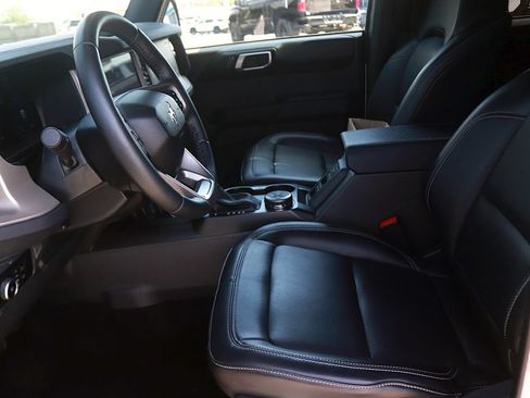 Used 2025 Ford Bronco Outer Banks AWD/4WD image 15