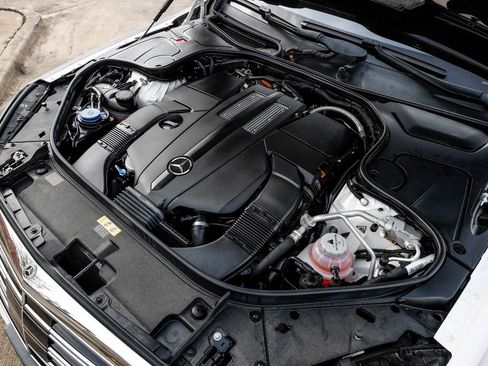 Used 2019 Mercedes-Benz S 560e w/ AMG Line Exterior image 59