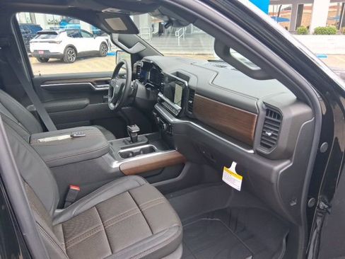 New 2026 Chevrolet Silverado 1500 High Country AWD/4WD image 11