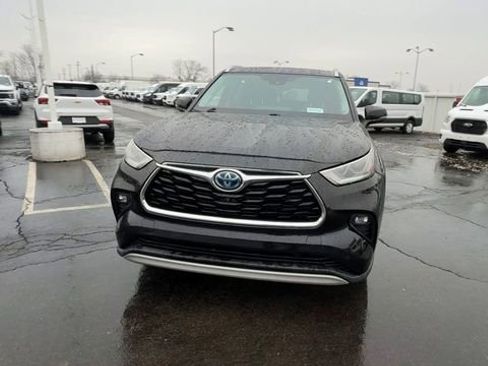 Used 2021 Toyota Highlander Platinum AWD/4WD image 3