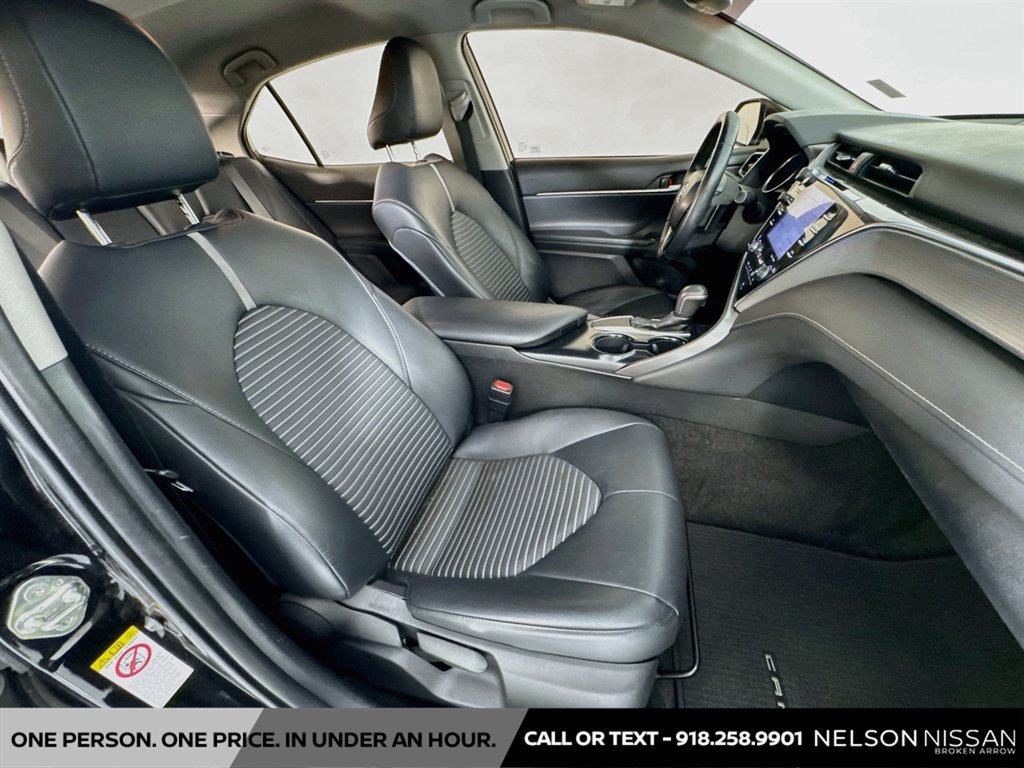 Used 2018 Toyota Camry SE w/ Audio Package FWD image 26