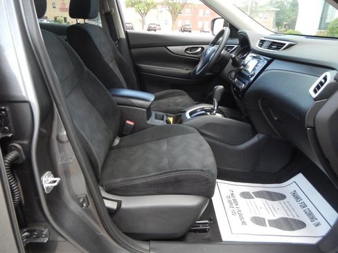 Used 2015 Nissan Rogue SV image 35