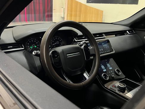 Used 2020 Land Rover Range Rover Velar R-Dynamic S image 18