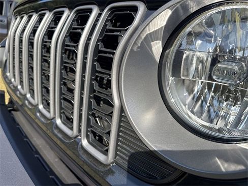 New 2025 Jeep Gladiator Sport image 15