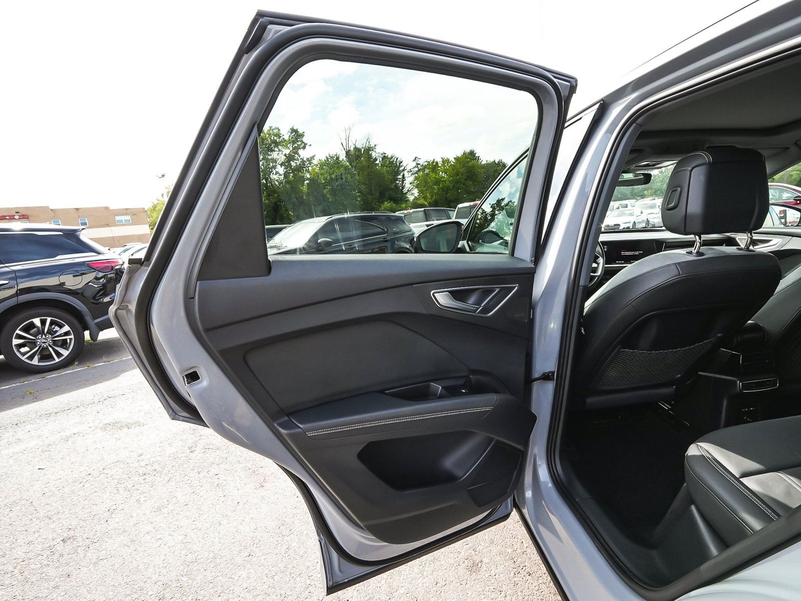 Used 2023 Audi Q4 e-tron Premium Plus w/ Premium Plus AWD/4WD image 13
