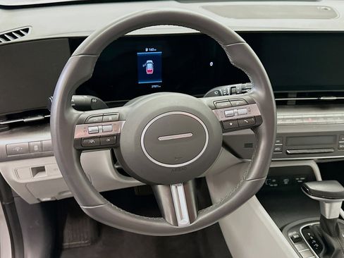 Used 2025 Hyundai Kona SEL image 18